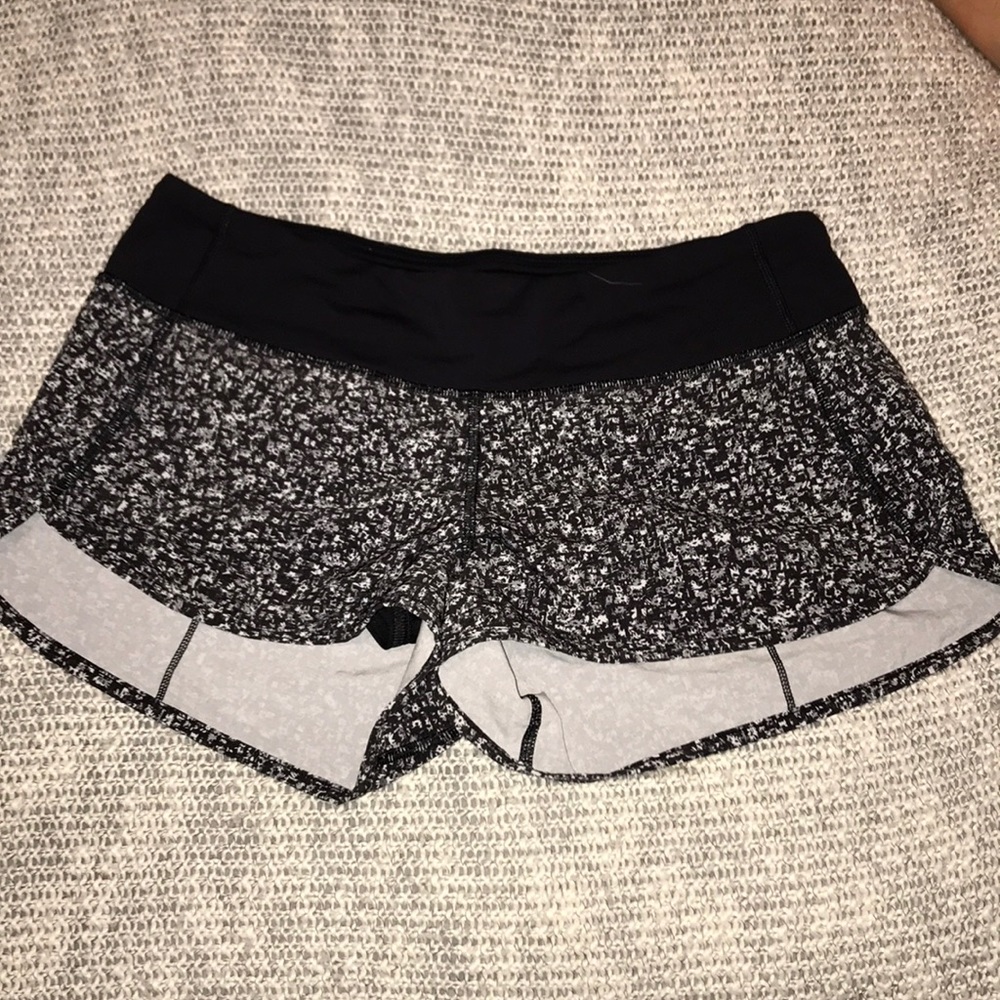 Lululemon Speed up Shorts 2.5